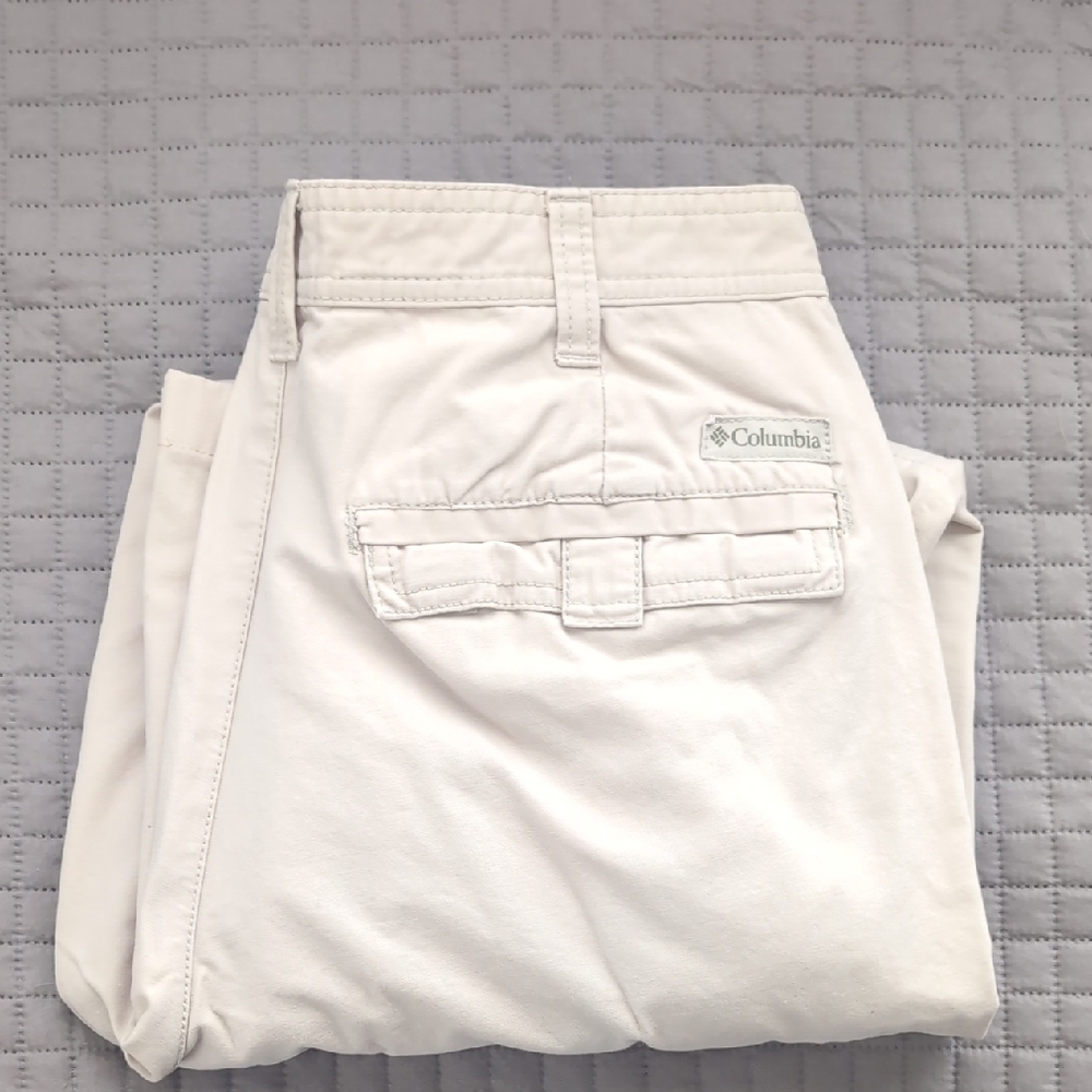 Columbia 34x30 Khakis